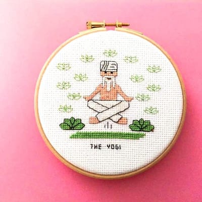 Yoga leraar borduurpakket | Borduurpakket voor volwassenen | cadeau voor manlijke yoga fan | Borduurpakket inclusief borduurring, DMC borduurgaren, Aida borduurstof, borduurnaald en instructies
