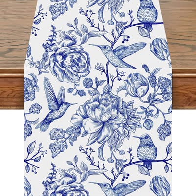 Fabriquée en polyester de première qualité, cette nappe présente un tissage jacquard fin, des broderies florales et des découpes ajourées.. Il est résistant à la chaleur et à la poussière. 150x33cm