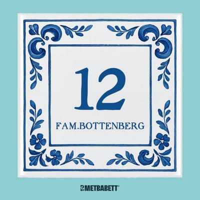 Met Babett - Huisnummertegeltje - Personaliseer - 15 x 15 cm - Huisnummerbord - wanddecoratie