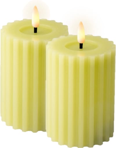 Lumineo luxe LED kaars/stompkaars - 2x st - groen ribbel - D7,5 x H12 cm - timer