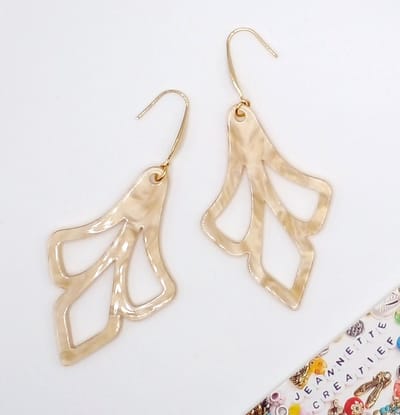 Jeannette-Creatief® - Resin - Waaier Beige Gold - NIEUW! - Dames Oorbellen - Oorbellen - Beige oorbellen - Resin Oorbellen - Zandkleur - Kaki - Beige - Gouden RVS Oorhaakjes