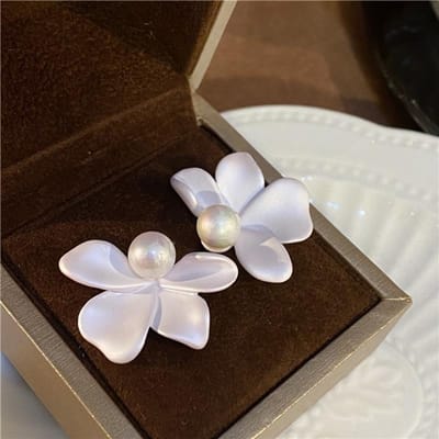 Trendy Leuke Bloemen Oorbellen Mode Sieraden Wit Groen Asymmetrie Bloem Drop Oorbellen Voor Vrouwen Koreaanse Statement Oorbellen brown