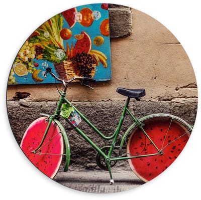 Dibond Wandcirkel - Watermeloenfiets tegen Muur - 60x60cm Foto op Aluminium Wandcirkel (met ophangsysteem)