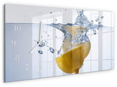 Tulup Wandklok - Citroen in water Klok Glas Met Opdruk - 60x30 cm - Blauw Moderne Wandklok Glas - Witte Handen - Rechthoekige Wandklok - Klok Glas Met Opdruk - Moderne Wandklok Glas
