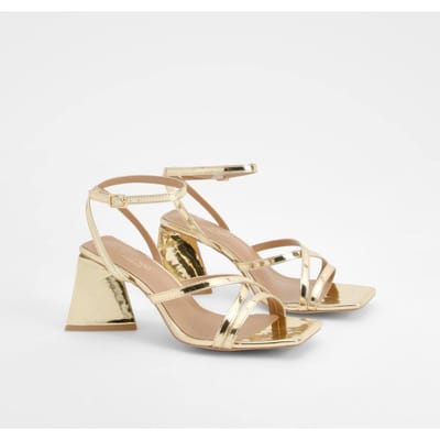 boohoo Dames Sandalen met brede pasvorm, uitlopende hak en crossover-ontwerp | Goud | Maat: 36