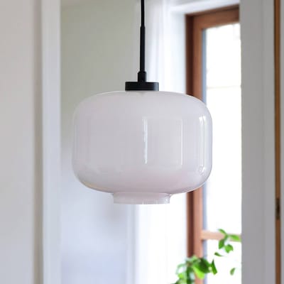 Dyberg Larsen hanglamp Arp, wit, glas, Ø 30 cm