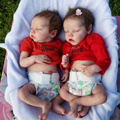 Levensechte Babypoppen - Tweeling Poppen - Kind Ontwikkeling - Volledig Siliconen - 45 cm - Niet gespecificeerd