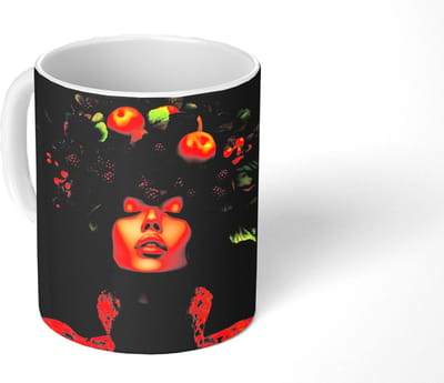 Mok - Koffiemok - Vrouw - Zwart - Bessen - Bramen - Appels - Mokken - 350 ML - Beker - Koffiemokken - Theemok