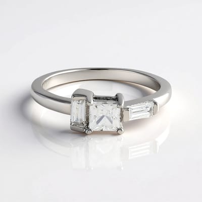 Cavill - Zilveren ring 925 sterling platina - Cambodjaanse princess zirkoon 0,46 ct - 2 Baguette zirkonia 0,285 ct - Elegant dames sieraad 0,745 ct