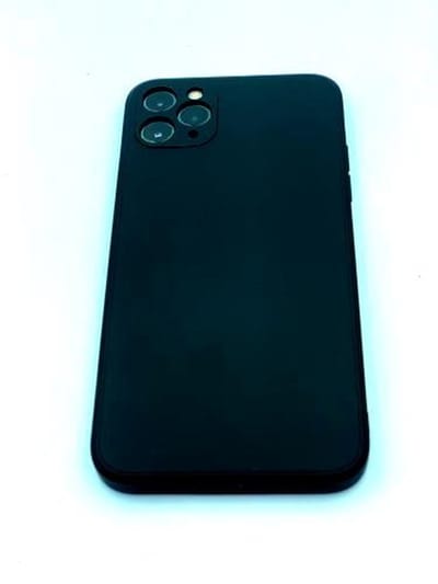 Nieuwste Technologie Hoesje - Geshikt voor de I Phone 11 pro max -  in de kleur Zwart - Weerstaat olie - gemaakt van liquid sillicone