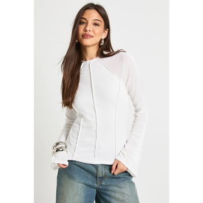 boohoo Dames Dubbelgelaagde getextureerde mesh top met lange mouwen en zichtbare naaddetails | Cream | Maat: 10