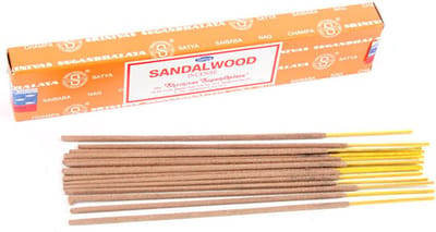Satya Nag Champa wierrook stokjes Sandelhout geur - 12x - Lichaam in balans - Meditatie - staafjes van 22 cm - 30 minuten