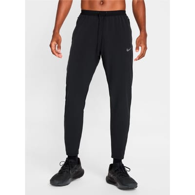 Nike dri-fit stride woven in de kleur zwart.