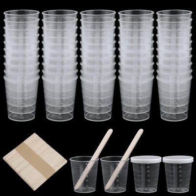 schaalbekers, 50 stuks 30 ml plastic afgestudeerde bekers met deksels, plastic mengbeker, herbruikbare maatbekers met 50 stuks houten roerstokken voor keuken, koken, doe-het-zelf