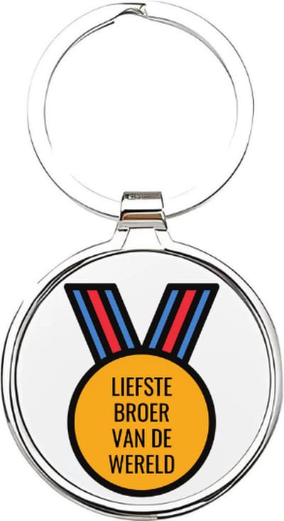 Akyol - liefste broer van de wereld Sleutelhanger - Broer - de leukste broer - broer sleutelhanger - broers sleutelhanger - sleutelhanger voor je broer - familie sleutelhanger - verjaardagscadeautje - broer cadeau - brother - broertje - 4 x 7,5 CM