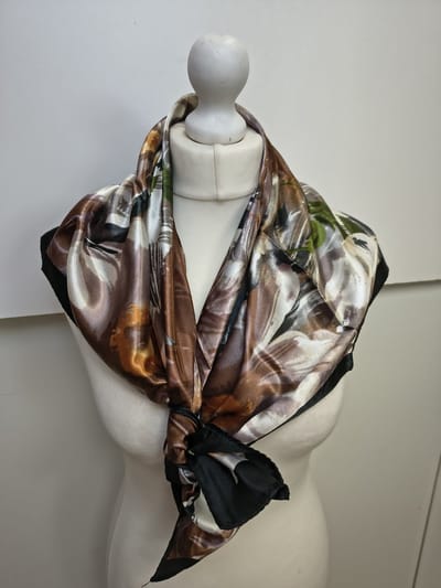 Vierkante dames sjaal Florance-gebloemd motief-zwart wit bruin oranje groen paars beige geel grijs-90x90