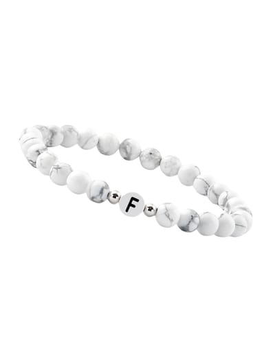good.designs Parelarmband van howlietstenen met de letter F