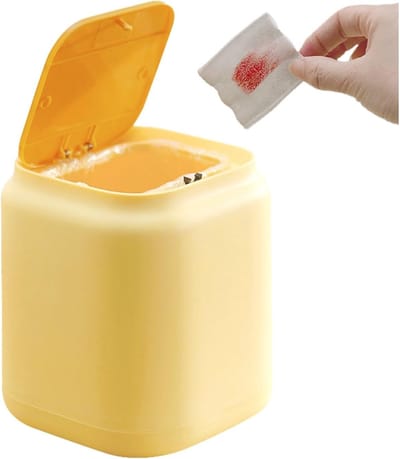 Mini-afvalemmer voor aanrecht, 13 x 13 x 15 cm, kantoorafvalemmer met deksel van het type pers, afvalbak voor kantoor, kunststof mand voor kantoor (geel)