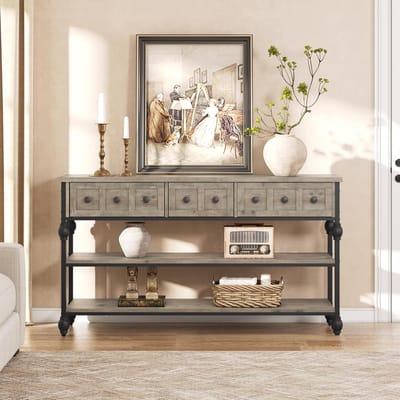 52,5" Farmhouse-consoletafel – Smalle haltafel met 3 niveaus, 3 lades en 2 open planken – Decoratief accent bij de bank voor de woonkamer, gang of hal – 134 × 73 × 30 cm – Grijs
