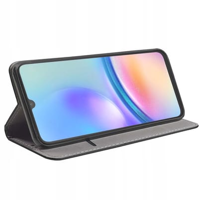 Jaym, Hoesje geschikt voor Samsung Galaxy A05S - Magnetisch Folio met Standaard, Zwart