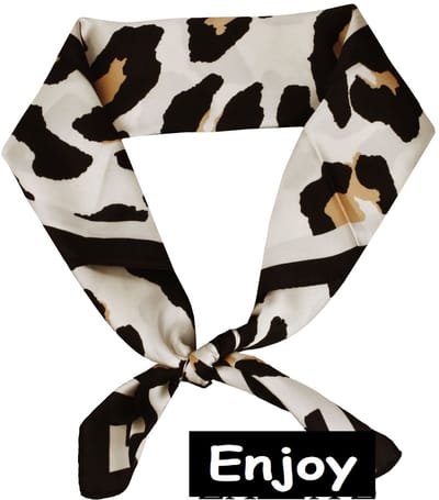 Sjaaltje -panterprint-vierkant 70 cm bij 70 cm -voor je hals en in je haren - Bandana- Nieuw- Moederdag- modieus