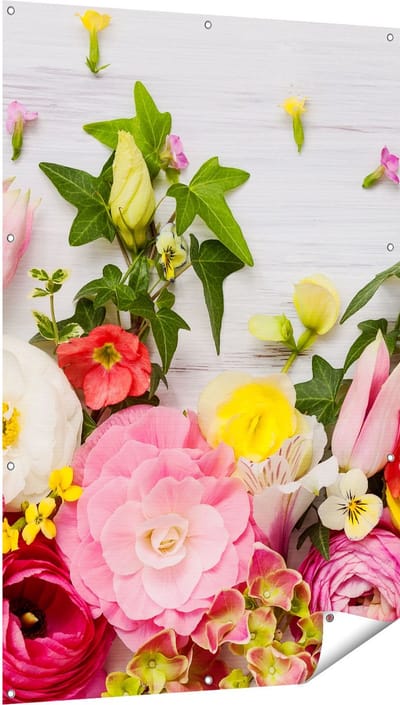 Gards Tuinposter Bloemen op een Witte Houten Achtergrond - 100x150 cm - Tuindoek - Tuindecoratie - Wanddecoratie buiten - Tuinschilderij