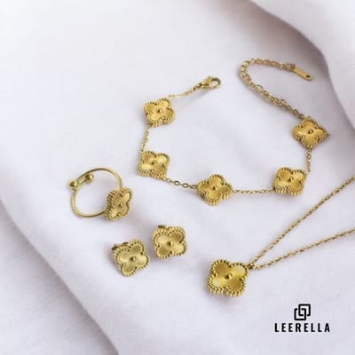 Leerella Luxe Klaver Sieradenset Goudkleurig - Ketting, Armband, Oorbellen & Verstelbare Ring