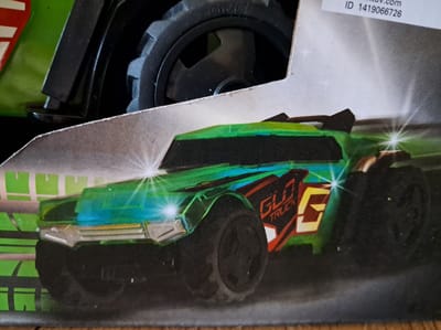 Playtive Glow Race Auto - met 3 licht- en geluidseffecten - Terugtrekmechanisme - op Batterijen - Groen