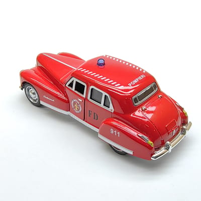 Klassiek Amerikaans Vintage Auto Model van Legering, Met Realistische Simulatie, Terugtrekmechanisme en Openende Deuren, Een Speelgoedauto voor Kinderen