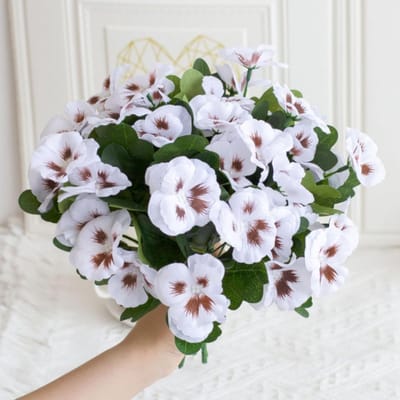 8 Bundels Kunstbloemen voor Buiten - Nep Pansies en Kleine Wildbloemen in Wit voor Tuin en Balkon Decoratie