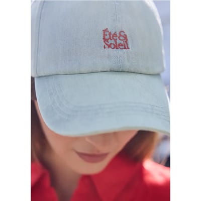 Cap met Wording Artwork