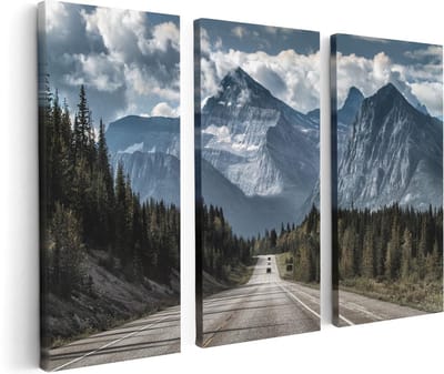 Artaza Canvas Schilderij Drieluik Weg Voor De Grote Berg In Het Bos - 120x80 cm - Wanddecoratie Woonkamer - Schilderijen - Muurdecoratie
