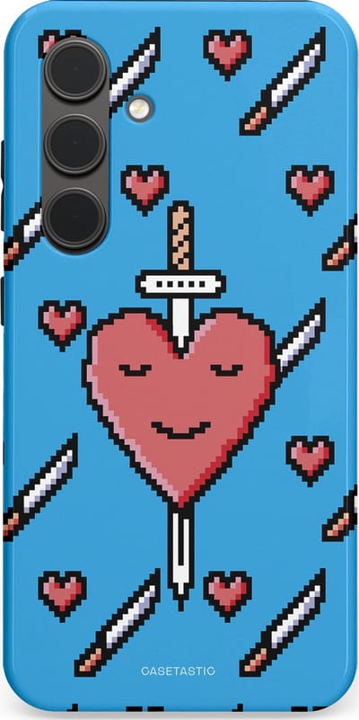 Casetastic hoesje geschikt voor Samsung Galaxy S24 - Dubbellaagse bescherming - Zwaard saga - Fashion Case - Lichtblauw Zwart Koraal