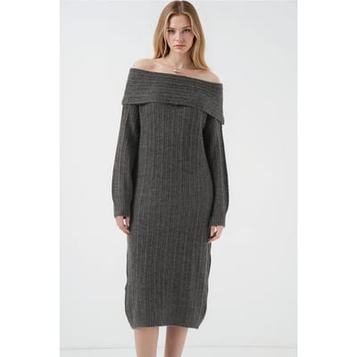 Oversized Geribbelde Brei Midi Jurk met Madonna Kragen