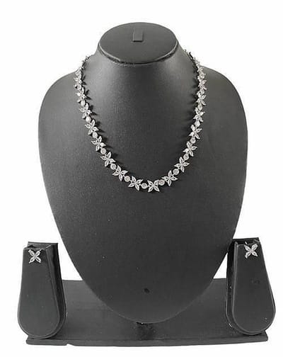 N3 Collecties Zircons Prachtige Choker Crystal Ketting en Oorbellen