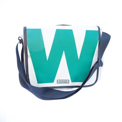 green-goose® Laptoptas Strade | Geel Blauw | 8 × 42 × 29 cm | Schoudertas van Upcycled Vrachtwagenzeil | Stevig en Duurzaam | Gerecycled Materiaal uit Europa