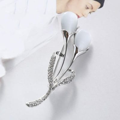 Trendy Opaal Broche Vrouwelijk Temperament Wild Strass Bloem Vestspeld Kraagspeld Trui Corsage Decoratie gray
