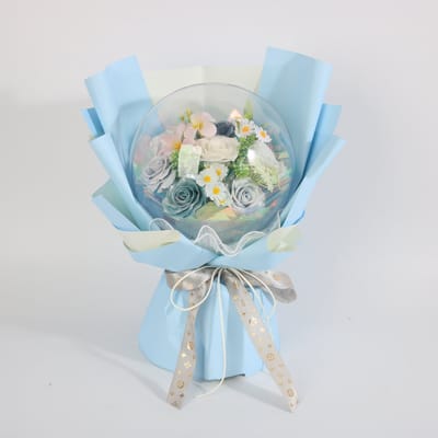 La Roselle Amsterdam Licht blauw Bubble Kunstbloemen Boeket – Geurende Rozen in Transparante Bubble Dome – IJsblauw, Wit & Pastel