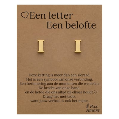 Initiaal Oorbellen met Letter I op Cadeau Kaartje - Een letter, een belofte - Goudkleurig - Naam Sieraad Cadeau - Roestvrij Staal Oorknopjes - Pax Amare