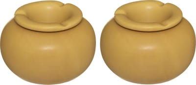 Atmosphera Terras asbak - 2x stuks - stormasbak - keramiek - okergeel - 13 x 9 cm - Buiten en binnen