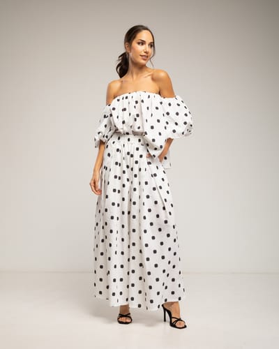 Set van stippenbroek en top, top met elastische boothals en wijde broek met zakken