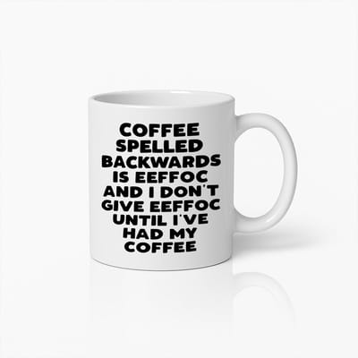 Grappige Koffiequote Mok 330ml – "Koffie Achterstevoren Gespeld" Humoristisch Cadeau Voor Koffieliefhebbers