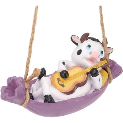 Koe Gitaar Spelende Tuinbeeld Levendig Schattig Hangend Hars Vee Sculptuur Kunst Decoratie voor Gazon Dairy Cow beige