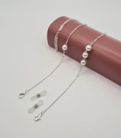 brillenketting met microvezeldoekje / brillenkoord dames / kralen of armband / elegant koord / brilkoordje kraaltjes / zilver met parels / briltouwtje / ketting voor zonnerbril / cordon de lunettes / briltouwtje Aland optiek 01/2