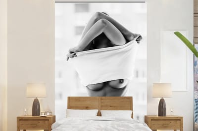 Behang - Fotobehang Vrouw - Lichaam - Lingerie - Zwart wit - Breedte 200 cm x hoogte 300 cm