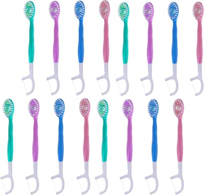 16 Wegwerp Tandenborstels met 3-in-1 Functie, Inclusief Tongschraper en Tandenstoker, Mini Tandenborstel met Vooraf Gecoate Tandpasta en Diverse Smaken