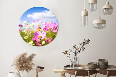 WallCircle - Wandcirkel 90x90 - Bloemen - Wei - Paars - Gras - Wit - Wolken - Blauw - Ronde schilderijen woonkamer - Wandbord rond - Muurdecoratie cirkel - Kamer decoratie binnen - Wanddecoratie muurcirkel - Woonaccessoires