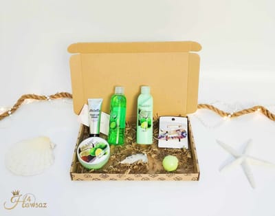 Bad- en bodycadeau 7 stuks - Huidverzorging - Hawsaz.nl Cadeau - Geschenksets - Gezicht en licham verzorgingset - Coconut Lime - Dames cadeauset - Verwenpakket - Geschenkset - Moederdag cadeau - Luxe Verwenpakket - verzorgingsproducten