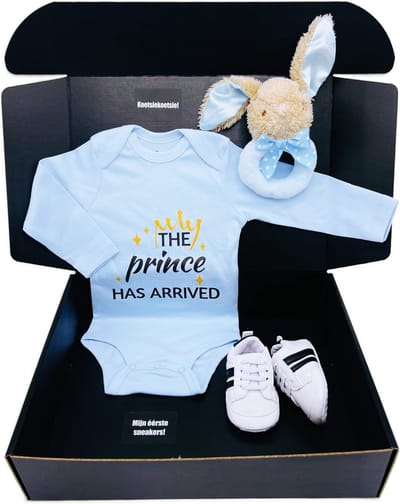 Kraamcadeau jongen, cadeau baby - romper, babyschoentjes en rammelaar - keuze uit verschillende sneakers - Kan ook rechtstreeks als cadeau worden vertuurd - kraamkado unisex - babyshower