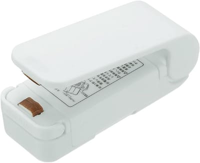 Draagbare mini-sealmachine, draagbare vacuümsealer voor voedsel, magnetische mini-zaksealer voor plastic zakken, voor het bewaren van snacks, wit